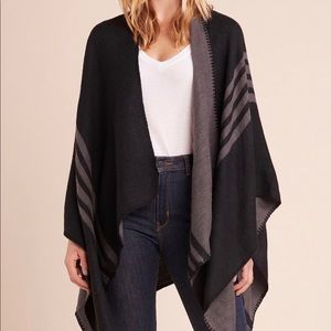 BB Dakota Poncho in black